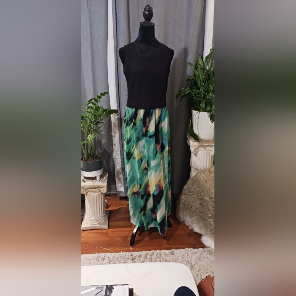 Calvin Klein Abstract Green Maxi DRESS - Picture 2 of 5
